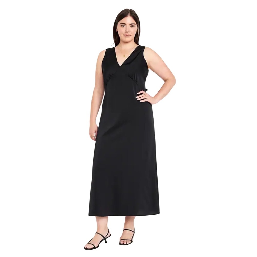 👗 Old Navy Black V-Neck Sleeveless Midi Slip Dress